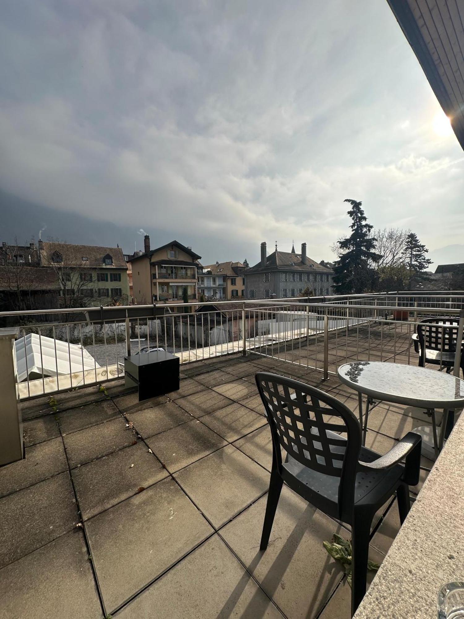 Hotel Du Quai วิลล์เนิฟ ภายนอก รูปภาพ