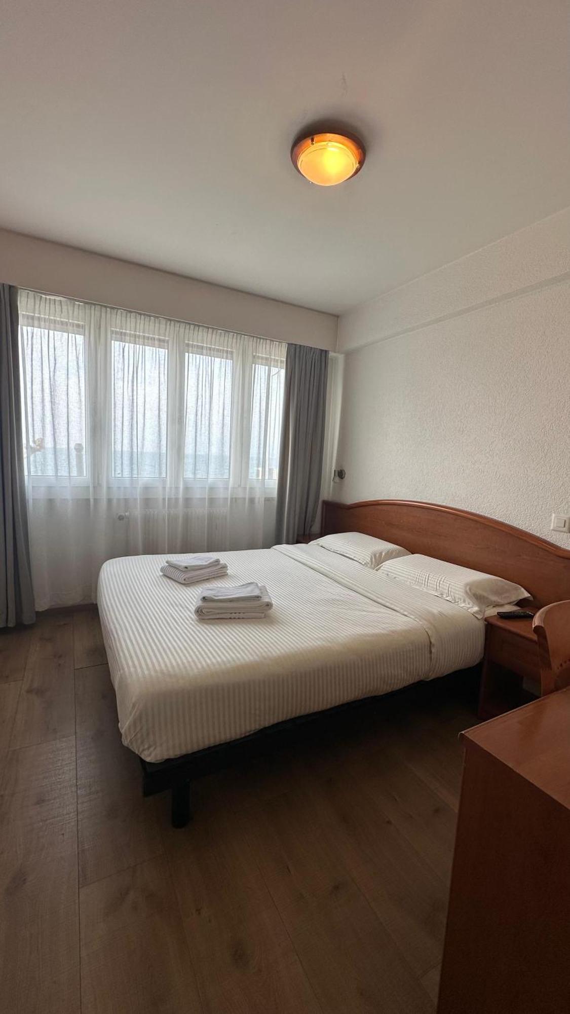 Hotel Du Quai วิลล์เนิฟ ภายนอก รูปภาพ