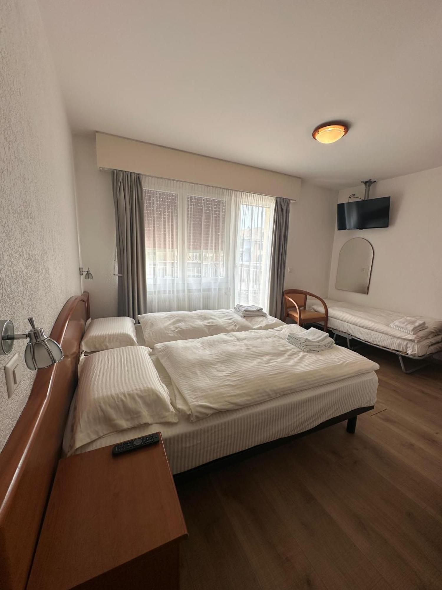Hotel Du Quai วิลล์เนิฟ ภายนอก รูปภาพ